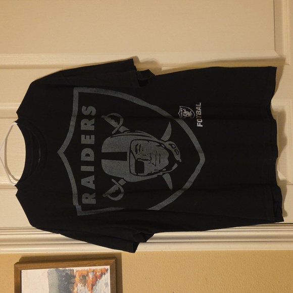 Black Short-sleeve Las Vegas Raiders Logo Tee-shirt - Picture 2 of 5